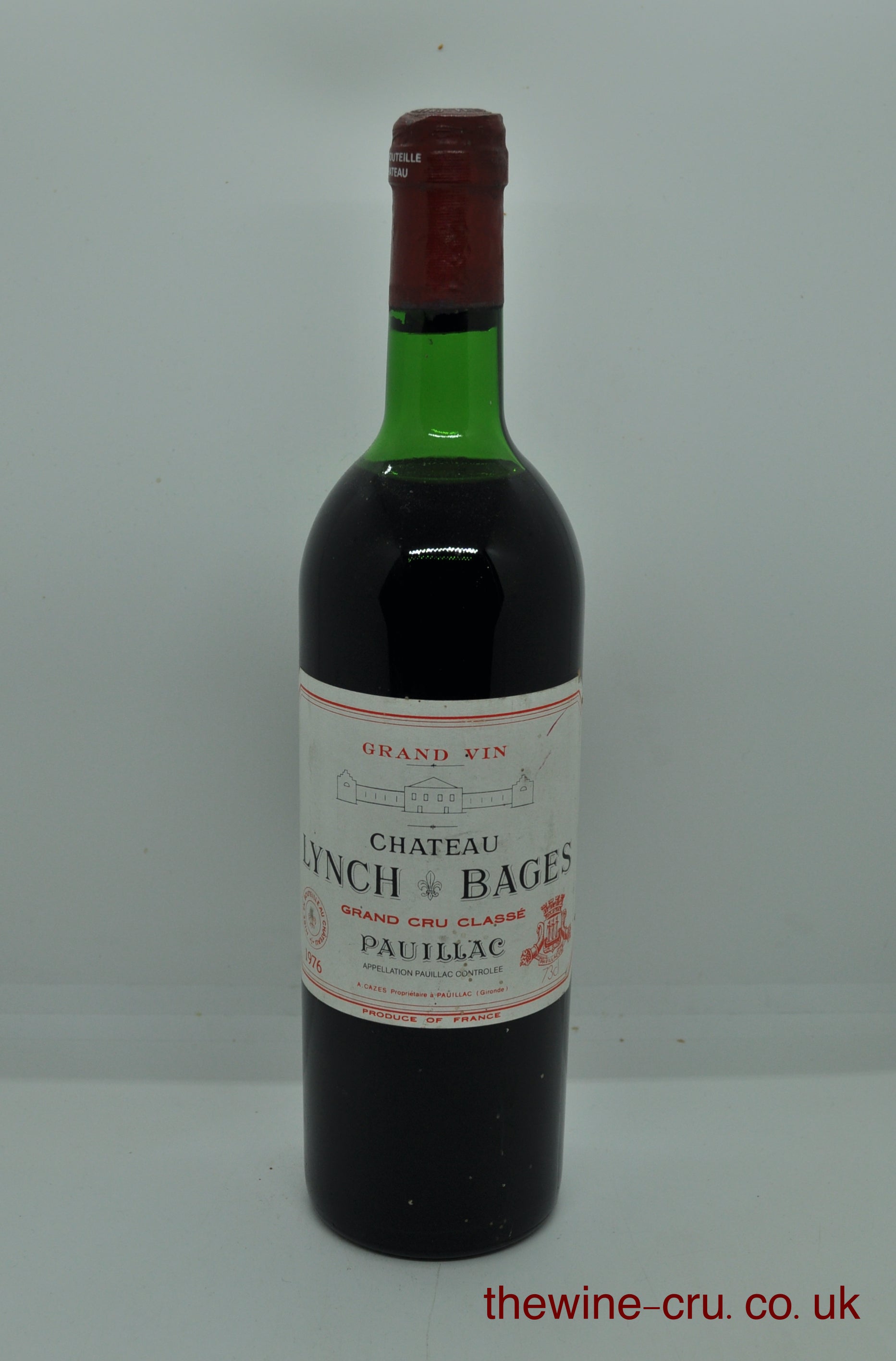 1976 vintage red wine. The bottle is in good general condition with the wine level being top shoulder. Immediate delivery. Free local delivery. Gift wrapping available.