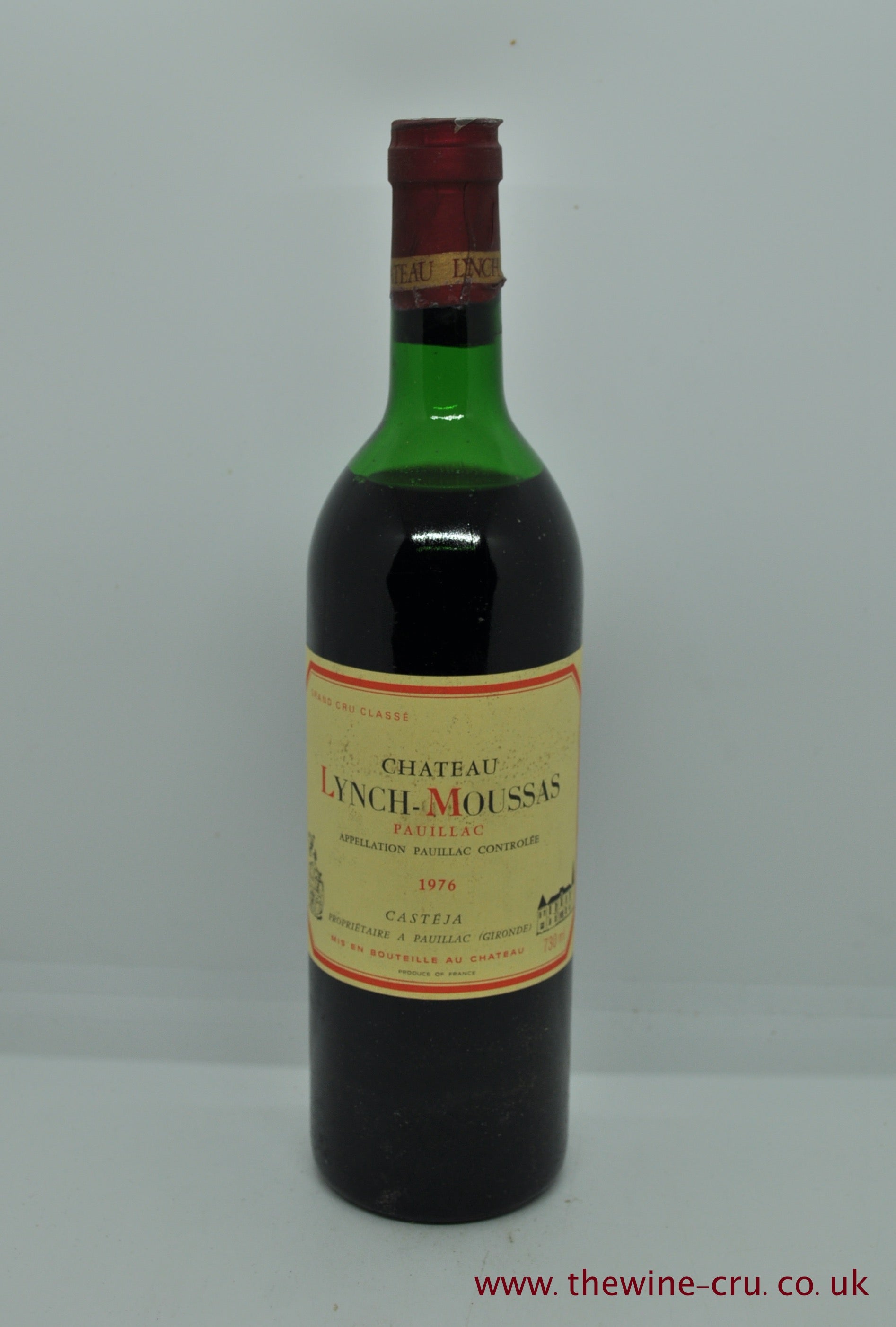 1976 vintage red wine. The bottle is in general good condition. The wine level is mid shoulder or better. At the time of writing we have 11 in stock and will ship the better levels first. Please message to check levels available. Immediate delivery. Free local delivery. Gift wrapping available.