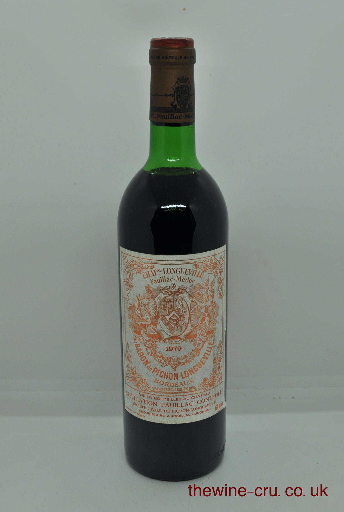1979 vintage red wine. The bottles in good general condition with the wine level being top shoulder. Immediate delivery. Free local delivery. Gift wrapping available.