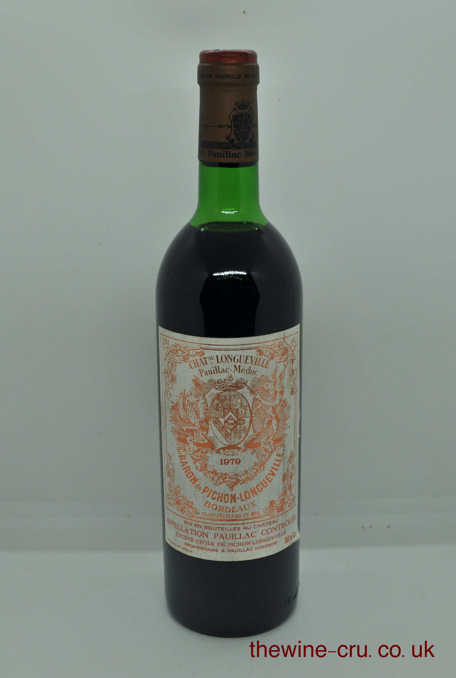 1979 vintage red wine. The bottles in good general condition with the wine level being top shoulder. Immediate delivery. Free local delivery. Gift wrapping available.