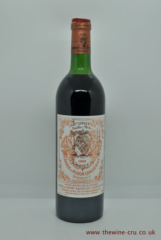 1982 vintage red wine. Chateau Pichon Baron, France, Bordeau. The bottle is in good general condition with the wine level being top shoulder. Immediate delivery. Free local delivery. Gift wrapping available.