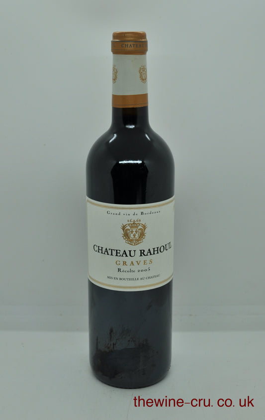 2005 vintage red wine from the Graves region of Bordeaux. The bottle is in good condition. Immediate delivery. Free local delivery. Gift wrapping available.