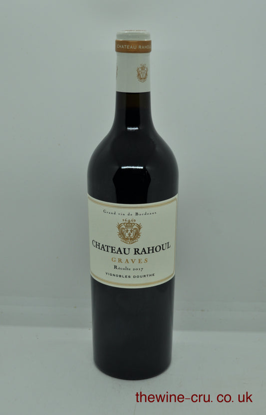 2017 vintage red wine from the Graves, Bordeaux. The bottle is in excellent condition. Immediate delivery. Free local delivery. Gift wrapping available.