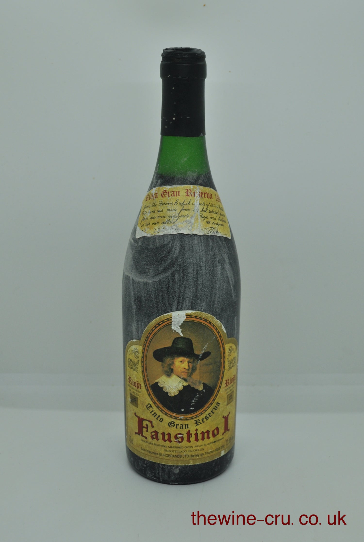 1986 vintage red wine. The bottle is in good general condition with the wine level being 3cm below the base of cork. Immediate delivery. Free local delivery. Gift wrapping available