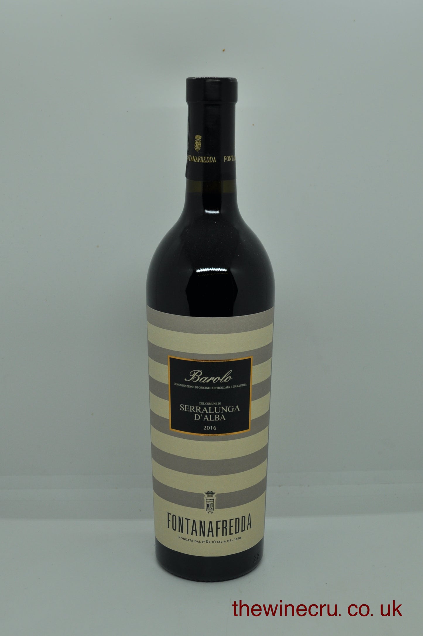a bottle of vintage red wine from Italy. The bottle is in excellent condition. Immediate delivery. Free local delivery. Gift wrapping available.