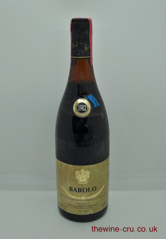 1982 vintage red wine from Piedmont. The bottle is in good condition with the wine level being 3cm below base of the cork. Immediate delivery. Free local delivery. Gift wrapping available.