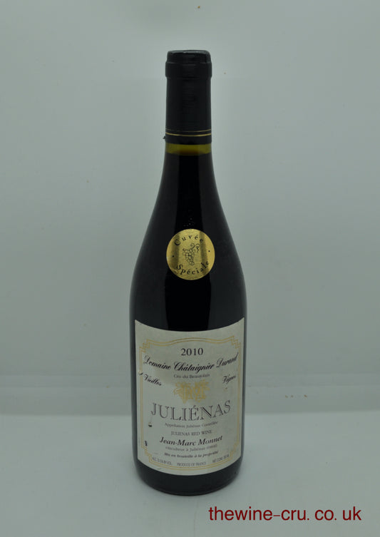 2010 vintage red wine from Beaujolais.The bottle is in good condition. Immediate delivery. Free local delivery. Gift wrapping available.