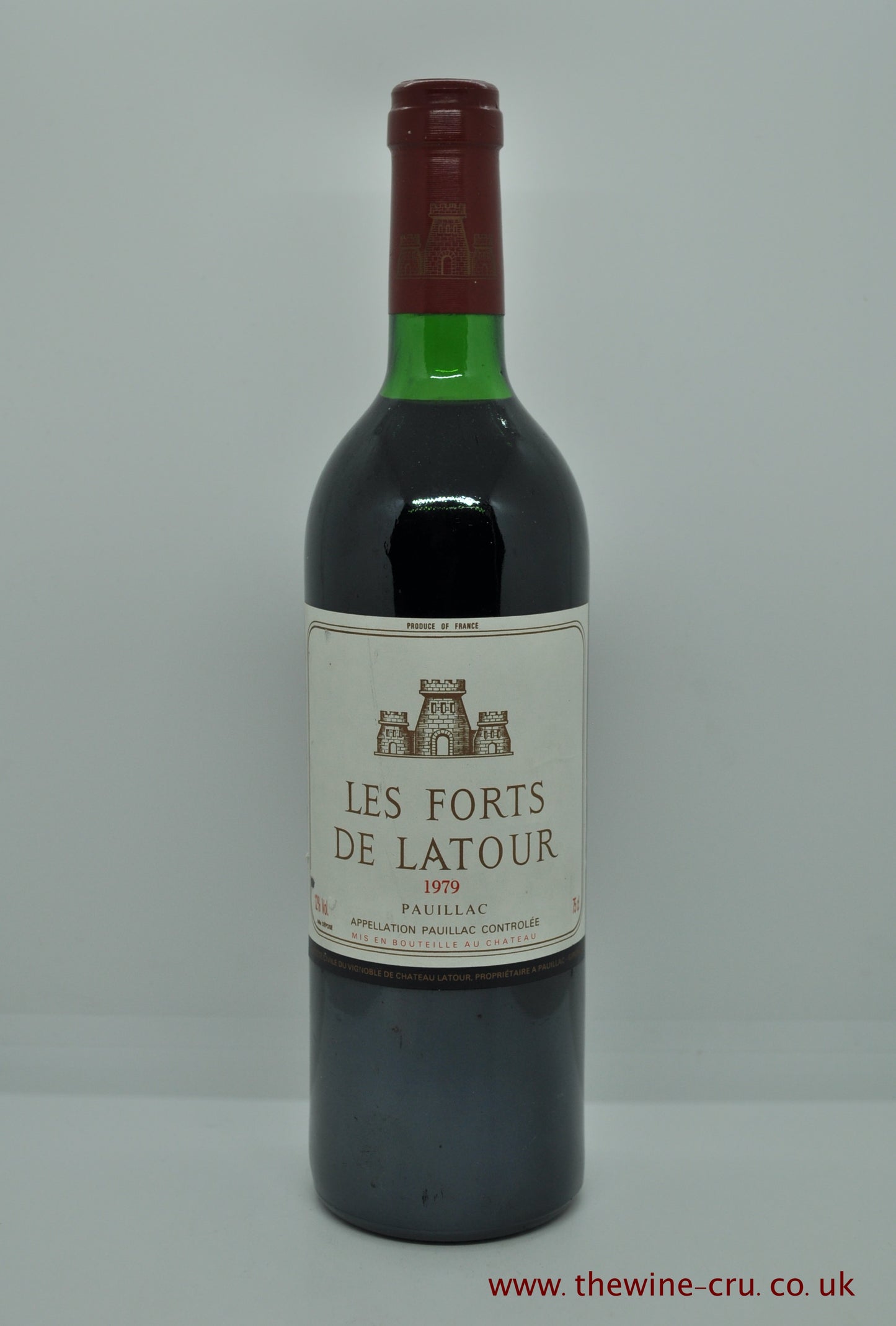 1979 vintage red wine. Les Forts De Latour 1979. France, Bordeaux. The bottle is in good condition with the wine level  top shoulder. Immediate delivery. free local delivery. Gift wrapping available.