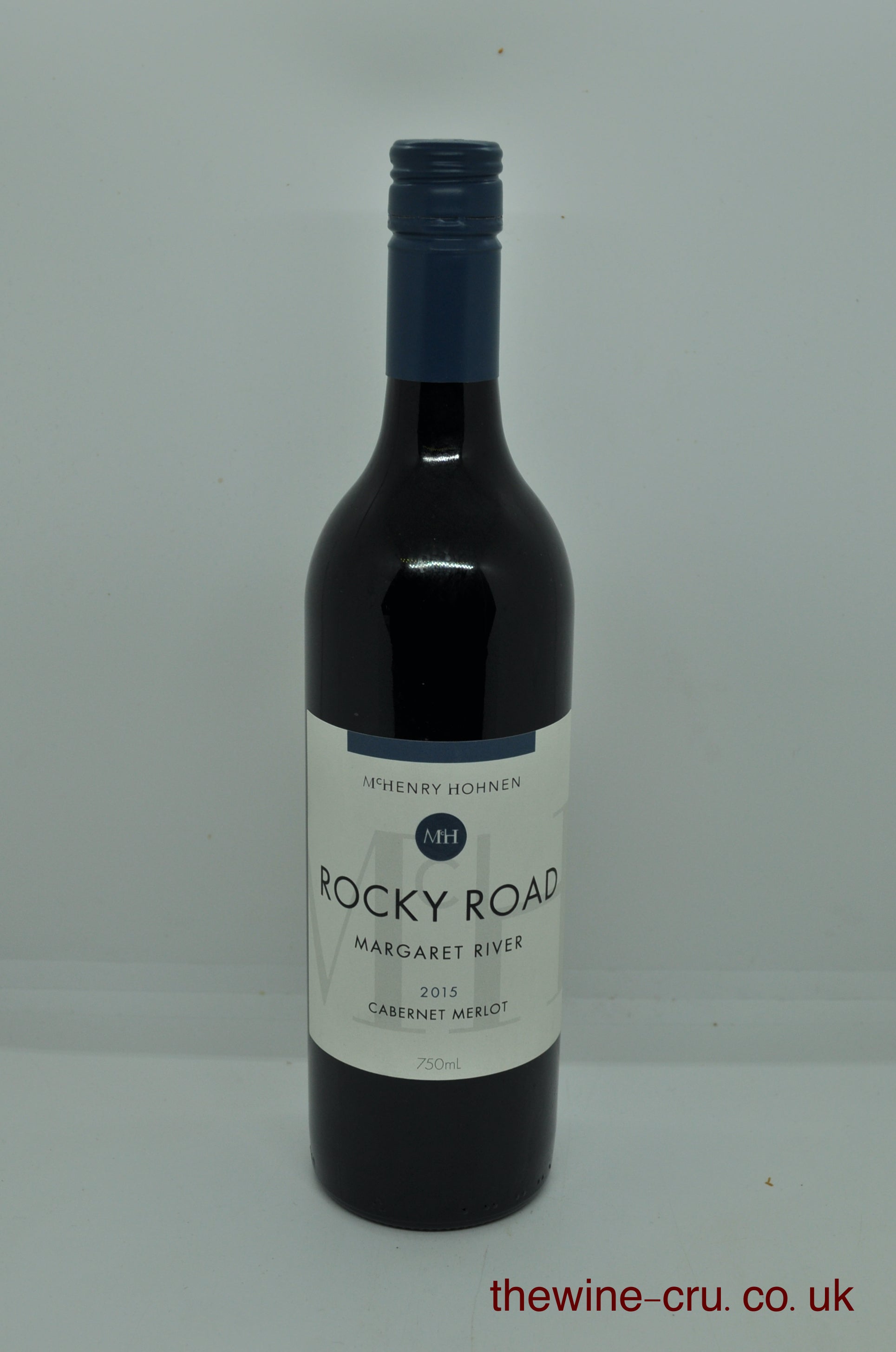 2015 vintage red wine. The screw cap bottle is in excellent condition. Immediate delivery. Free local delivery. Gift wrapping available.