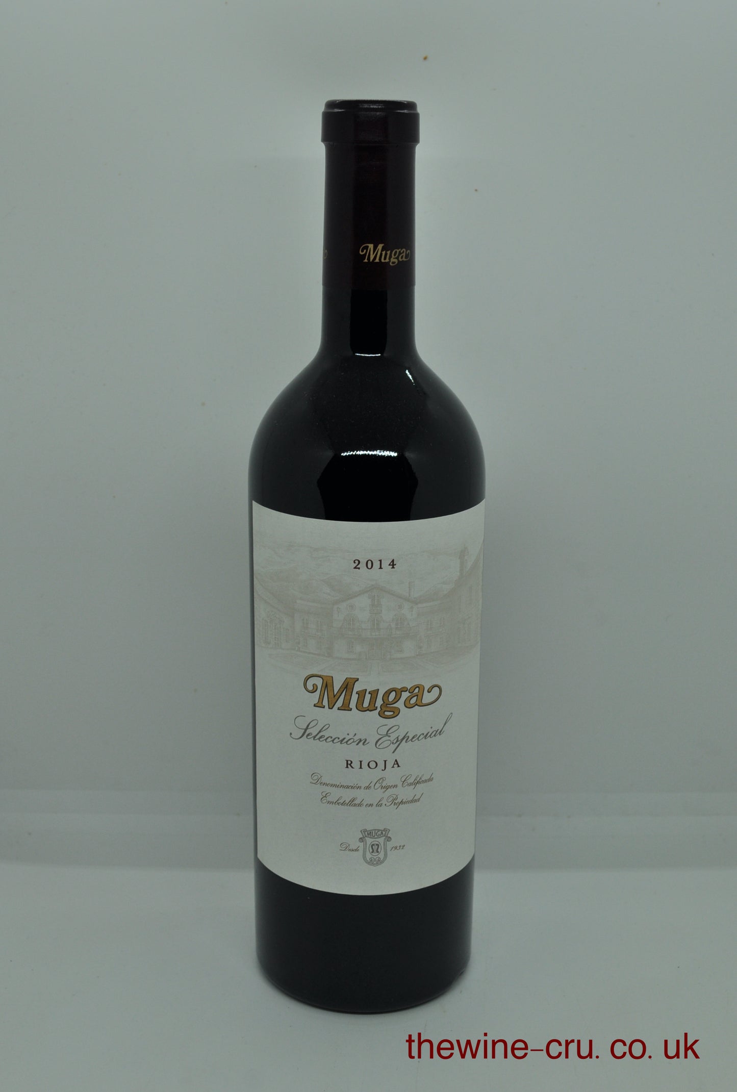 2014 vintage red wine from Rioja. The bottle is in excellent condition. Immediate delivery. Free local delivery. Gift wrapping available.