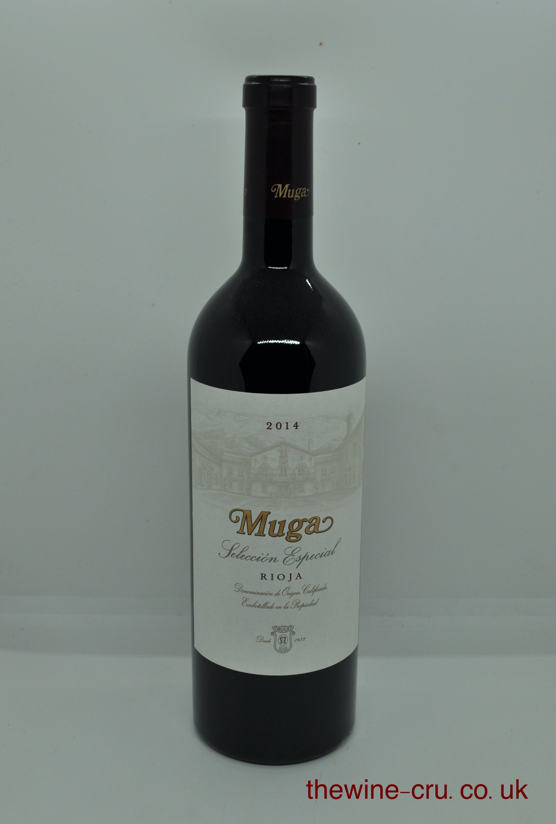 2014 vintage red wine from Rioja. The bottle is in excellent condition. Immediate delivery. Free local delivery. Gift wrapping available.
