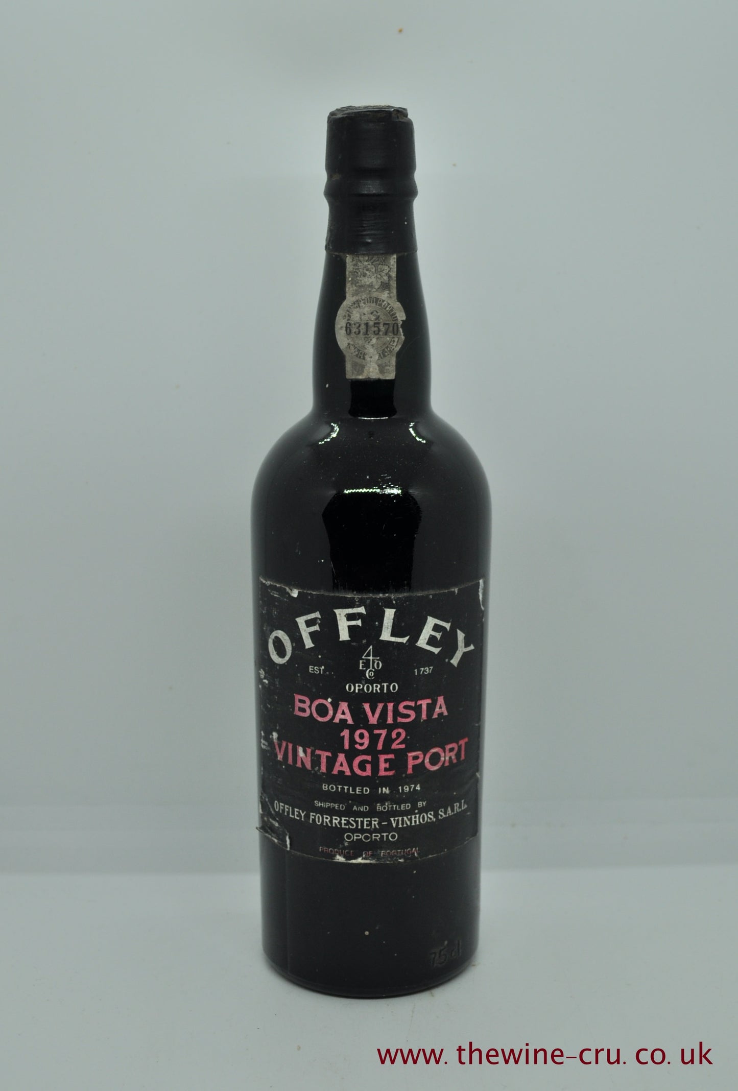 1972 vintage port wine. The bottle is in good general condition. Immediate delivery. free local delivery. Gift wrapping available.