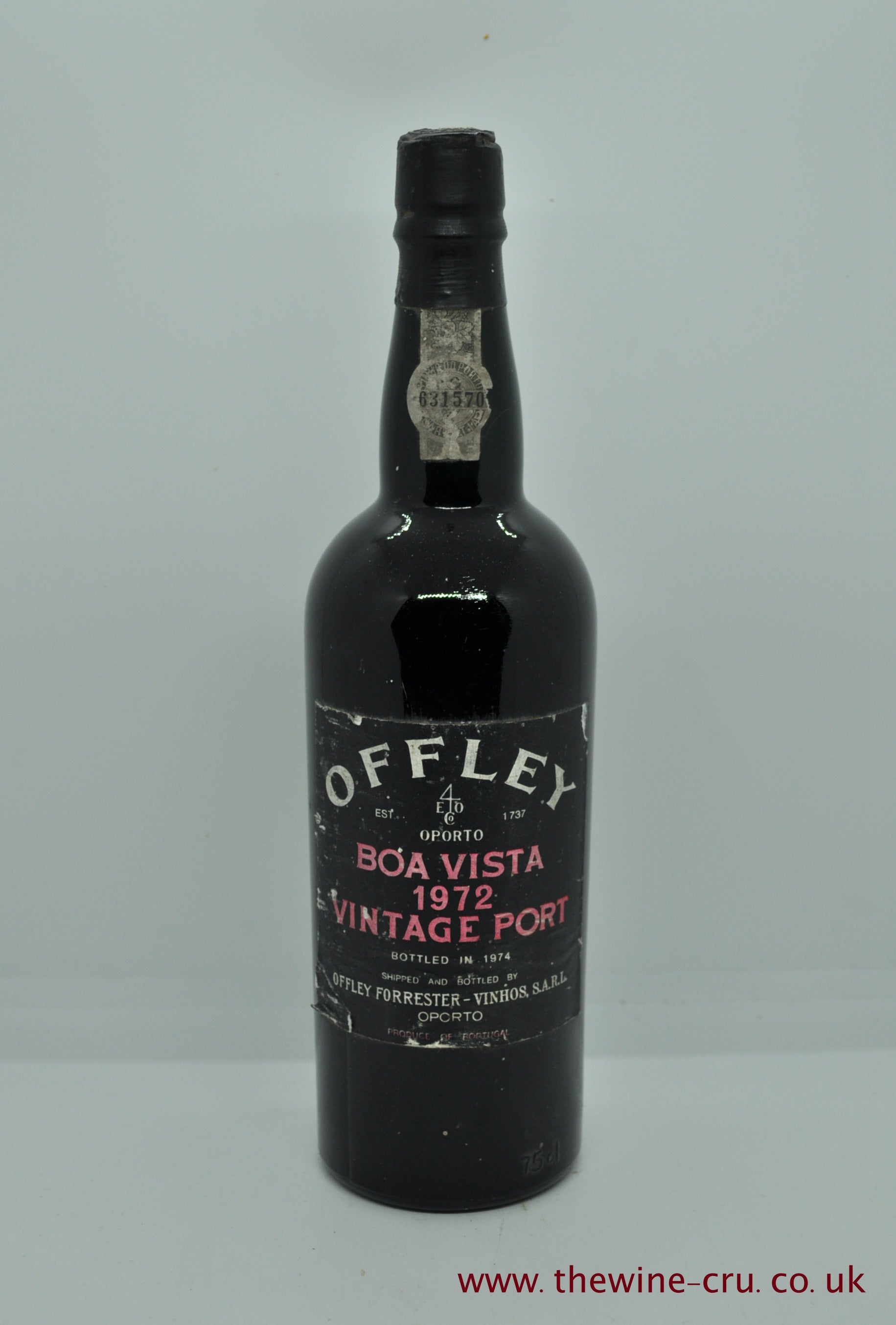 1972 vintage port wine. The bottle is in good general condition. Immediate delivery. free local delivery. Gift wrapping available.