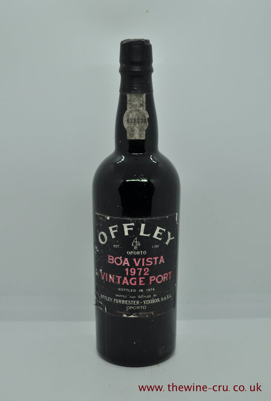 1972 vintage port wine. The bottle is in good general condition. Immediate delivery. free local delivery. Gift wrapping available.