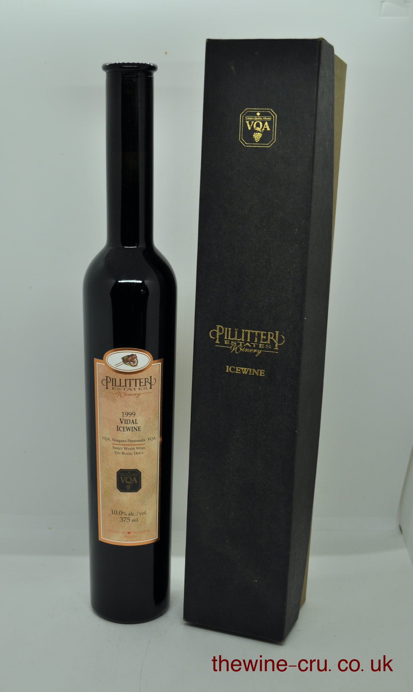 1999 vintage sweet white wine. The half bottle is in excellent condition. Immediate delivery. Free local delivery. Gift wrapping available.