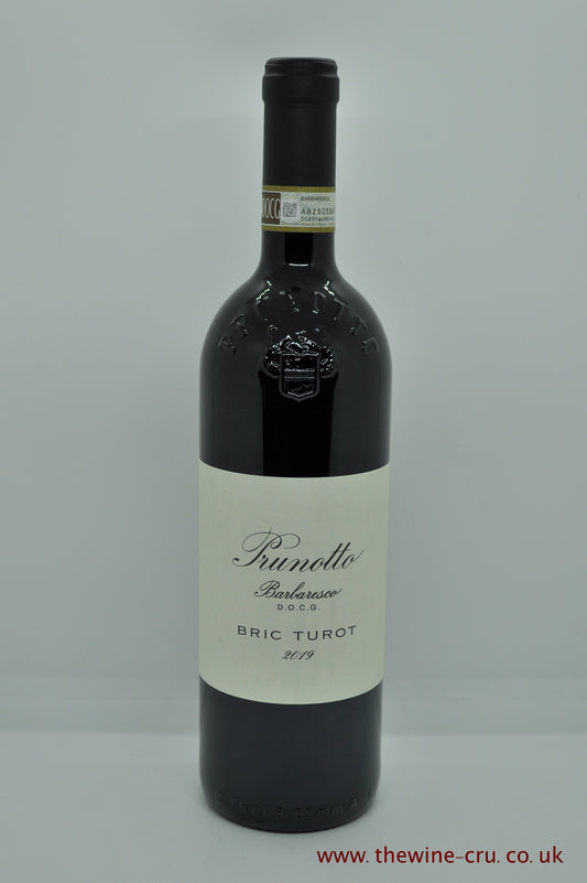 2019 vintage red wine. Prunotto Barbaresco Bric Turot 2019. Italy. The bottle is in excellent condition. Immediate delivery. Free local delivery. Gift wrapping available.
