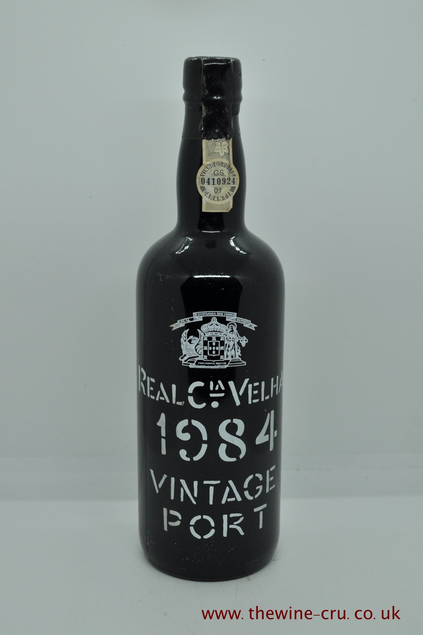 1984 vintage port wine. The bottle is in good general condition. Immediate delivery. free local delivery. Gift wrapping available.