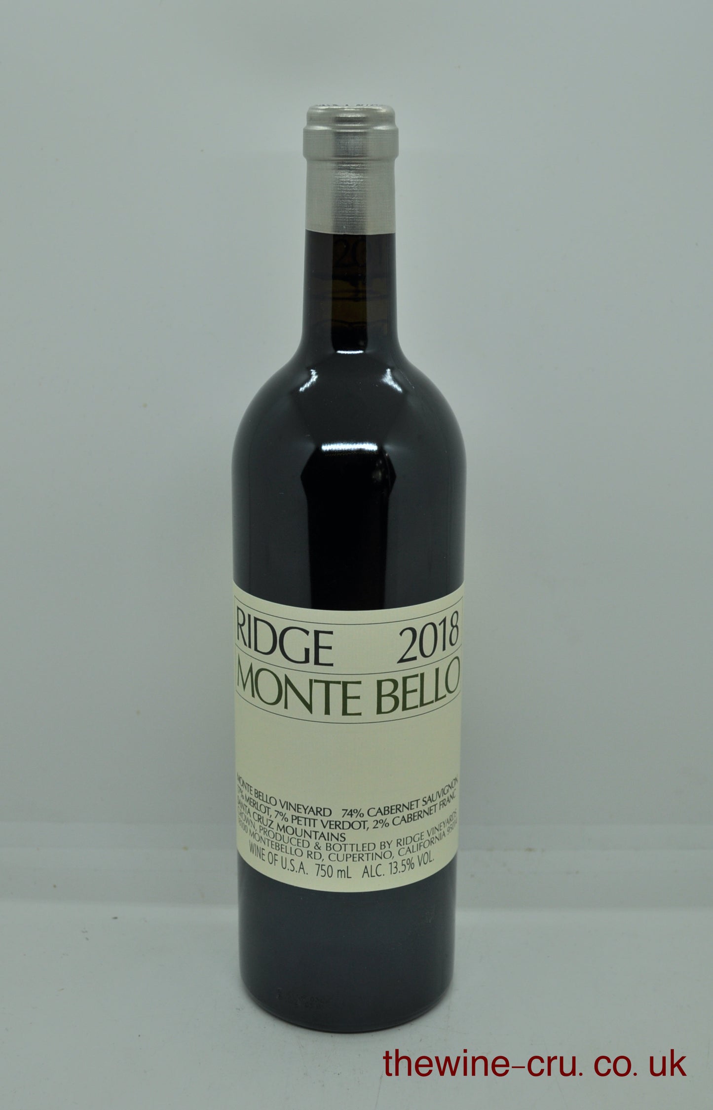 2018 vintage red wine. The bottle is in excellent condition. Immediate delivery. Free local delivery. Gift wrapping available.