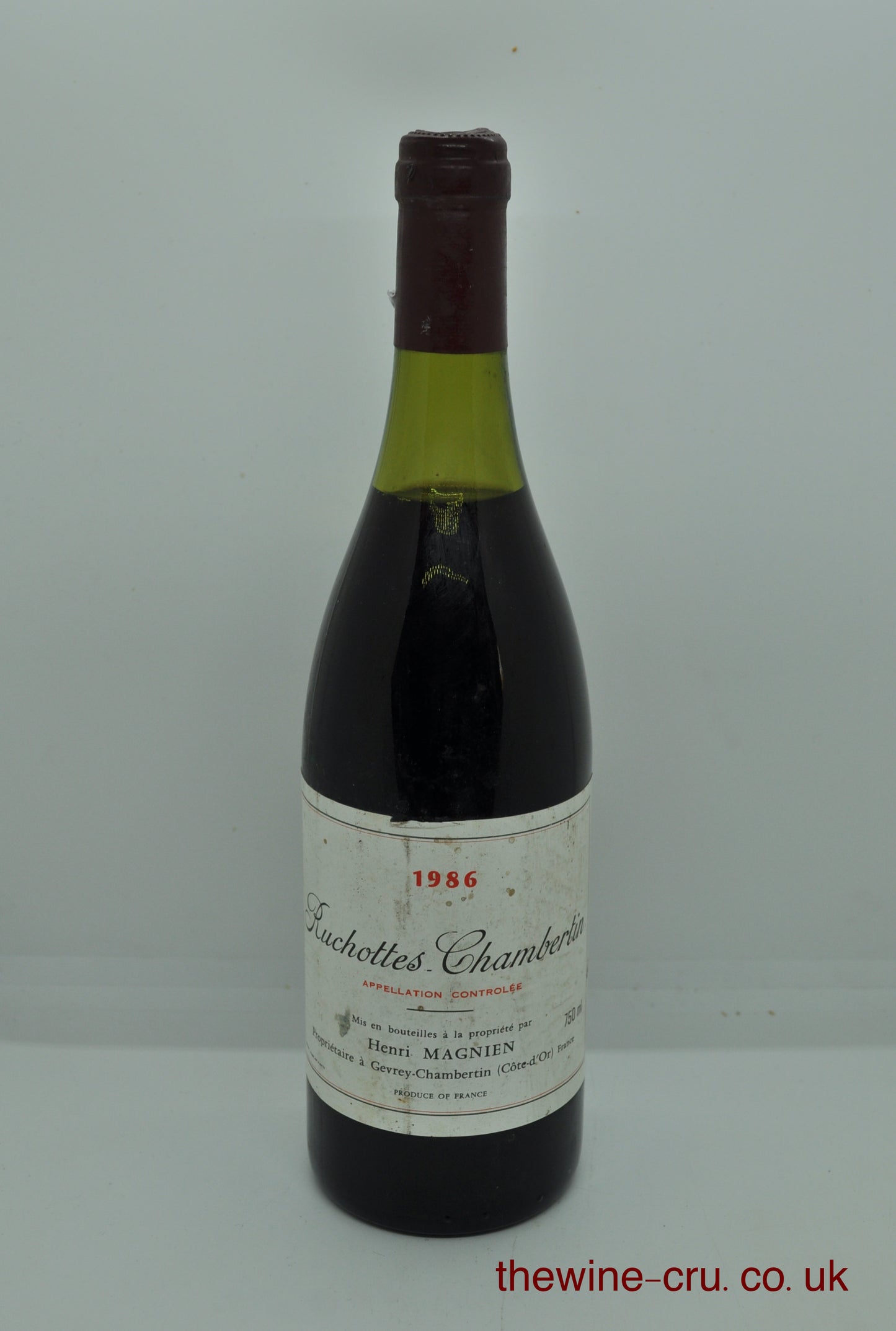 1986 vintage red wine.The bottle is in good general condition with the wine level being 3cm below the base of the cork. Immediate delivery. Free local delivery. Gift wrapping available.