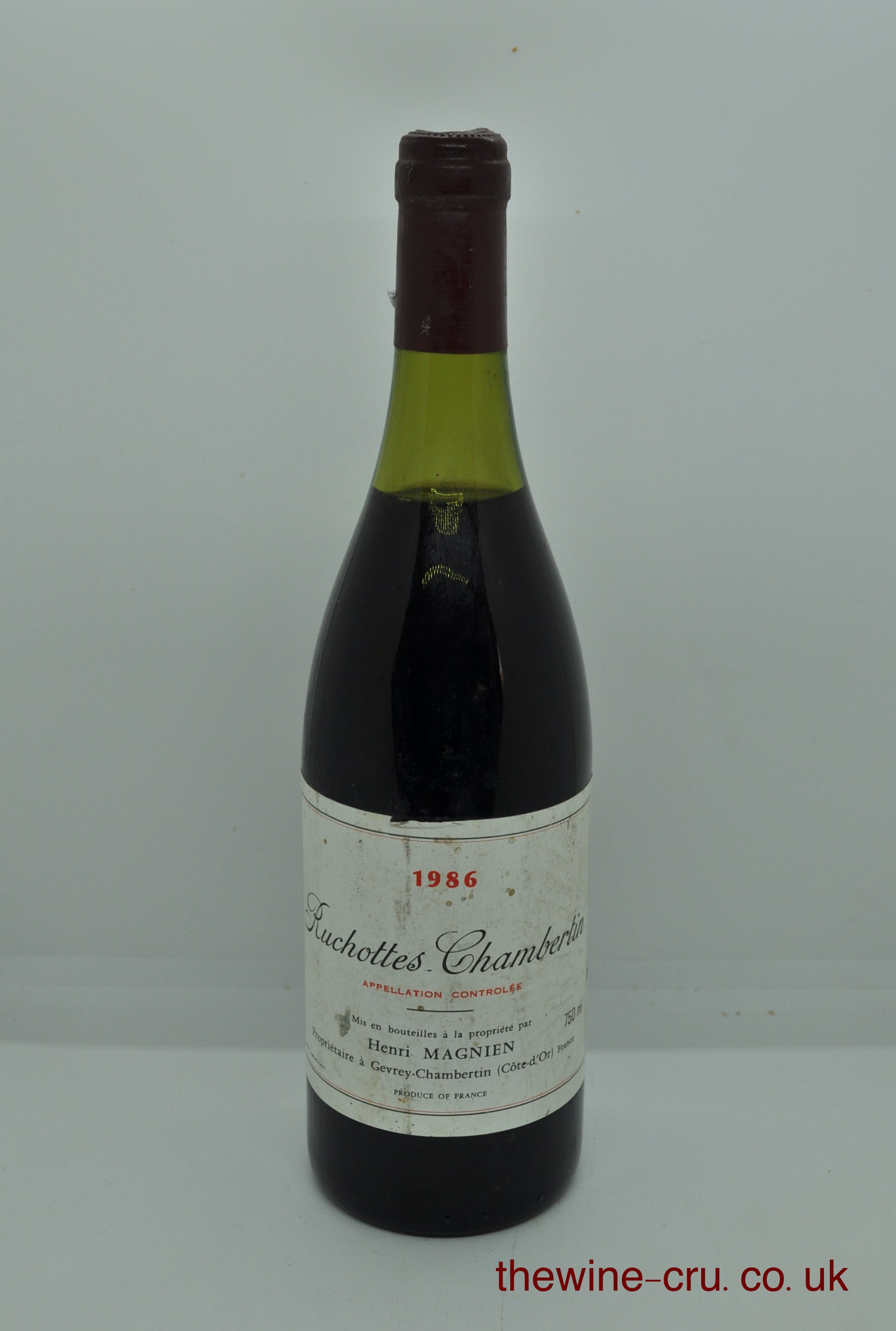 1986 vintage red wine.The bottle is in good general condition with the wine level being 3cm below the base of the cork. Immediate delivery. Free local delivery. Gift wrapping available.