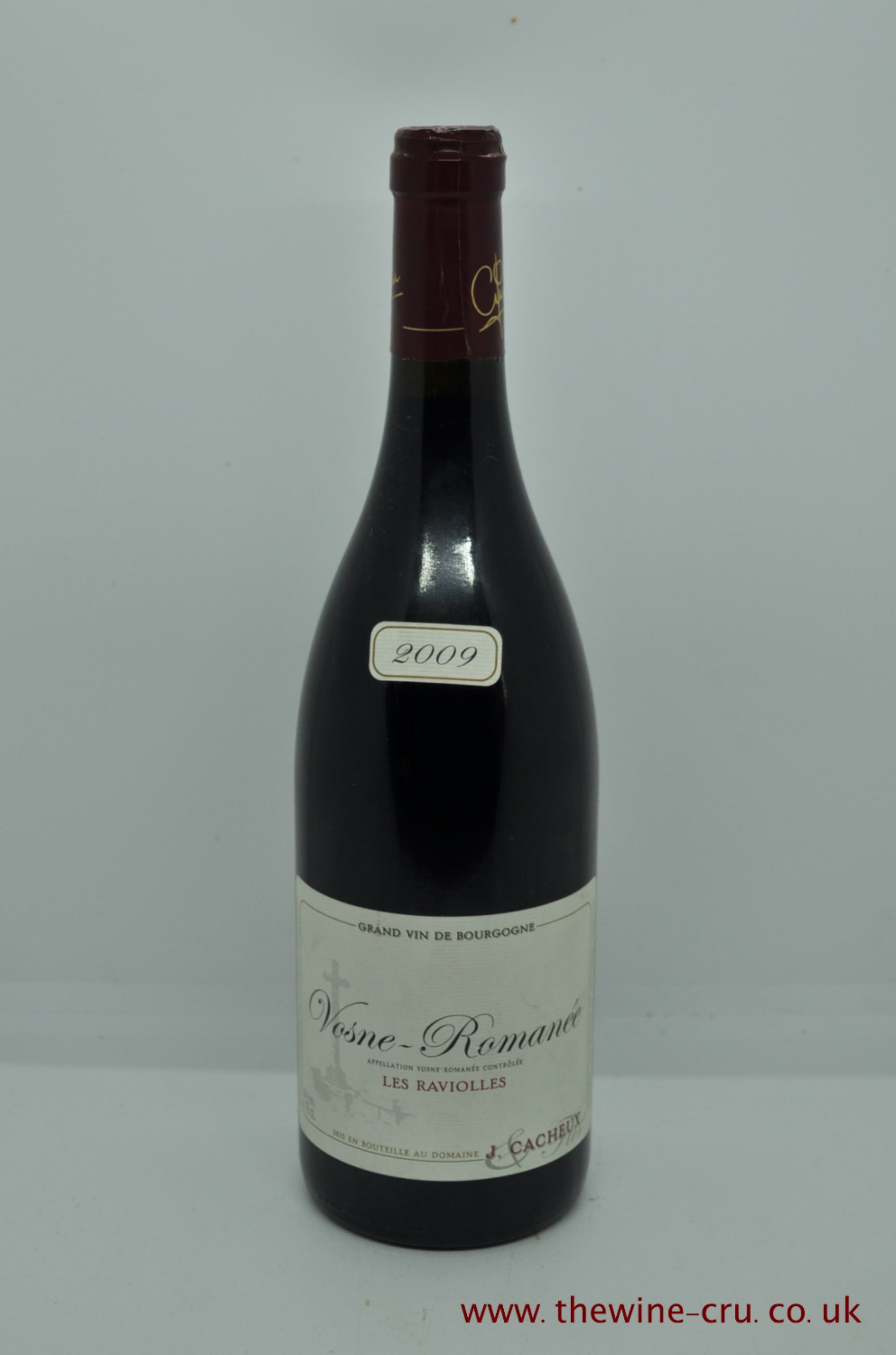 2009 vintage red wine from Burgundy. The bottle is in good condition. Immediate delivery. Free local delivery. Gift wrapping available.